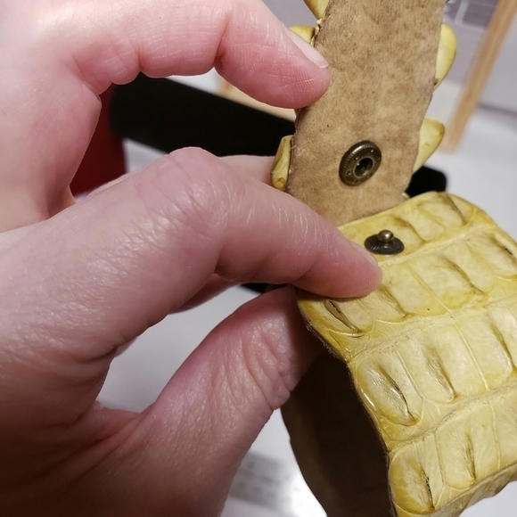 Ndau Collection Crocodile Leather Wrist Cuff - Light Green Approx 6 1/2" wrist - Picture 9 of 15